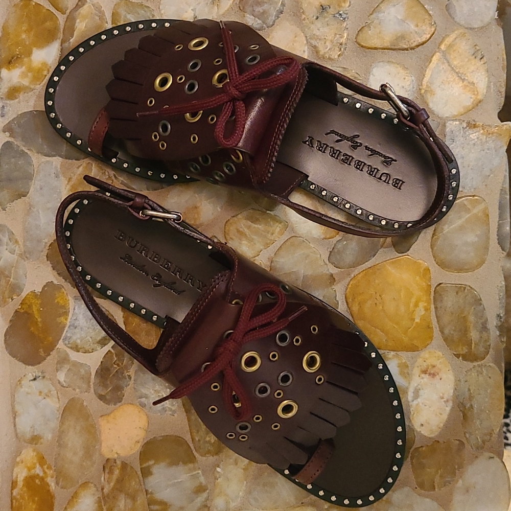 BURBERRY KILTIE FRINGE LEATHER SANDALS - Picture 6 of 16